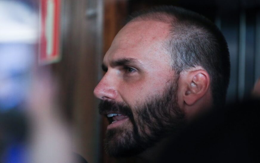 Câmara: PT pede suspensão do mandato de Eduardo Bolsonaro