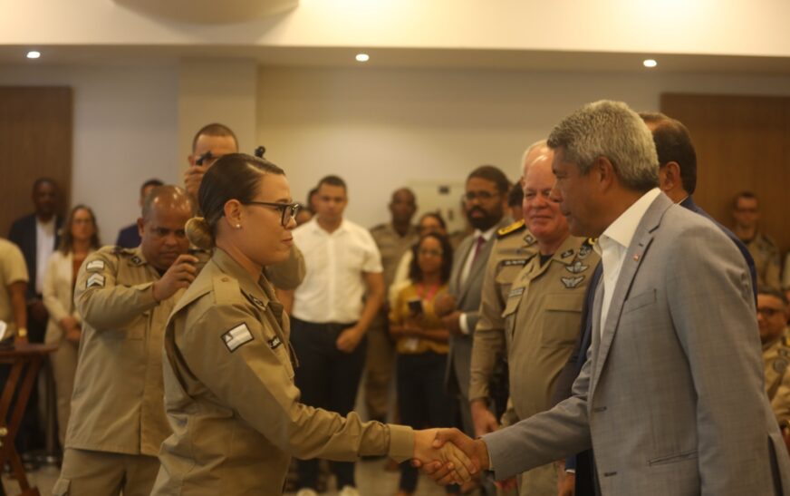 Jerônimo Rodrigues participa de aula inaugural de soldados da PM em Salvador; 1.888 novos policiais serão capacitados até o final de 2025
