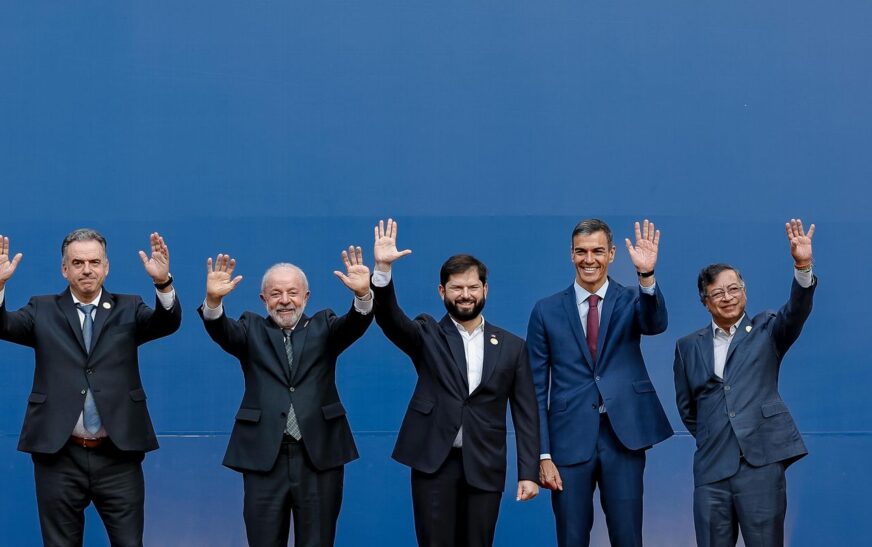 Lula e outros líderes convocam instituições em defesa da democracia