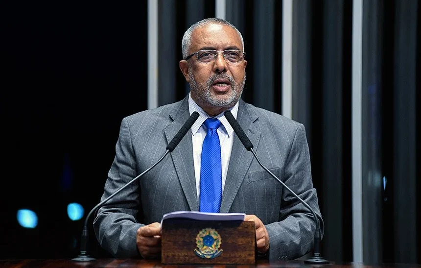 Senado debate hoje pejotização e precarização das condições de trabalho Requerimento do senador Paulo Paim teve apoio de 26 parlamentares