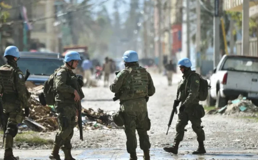 Filhos abandonados de soldados é legado vergonhoso da missão brasileira no Haiti Oito anos após fim da Minustah, impunidade segue apesar de denúncias de estupros e coerção de vulneráveis