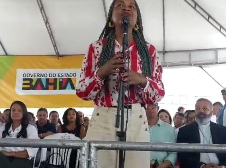 Deputada Olívia Santana (PCdoB) entrega novos equipamentos de saúde e acompanha o governador Jerônimo (PT) na autorização da construção do Hospital Regional em Itapetinga