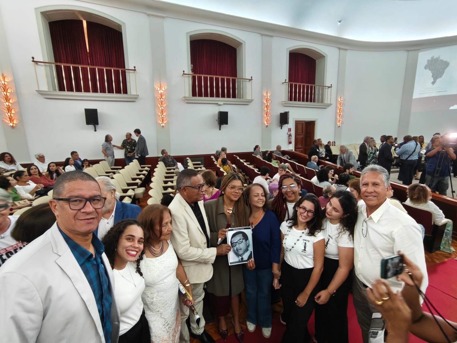 MEMÓRIA E VERDADE  Em data que marca o golpe de 1964, Governo do Brasil entrega certidões retificadas em Salvador (BA) Iniciativa do MDHC e da CEMDP, cerimônia reconhece violações da ditadura e consolida política pública de memória e reparação