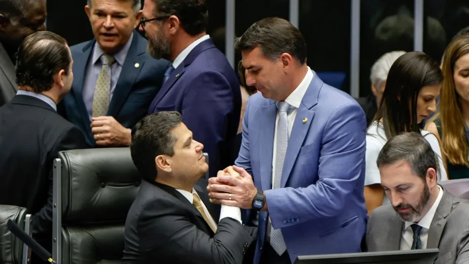 Lei do Trem da Alegria da Bandidagem: o cavalo de Troia escondido sob a polarização Novas regras de dosimetria atendem aos interesses de todos os criminosos do Brasil